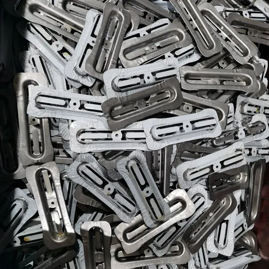 Soporte en U de metal reforzado con acero para estantes, hardware de estampado OEM ODM personalizado de fábrica profesional